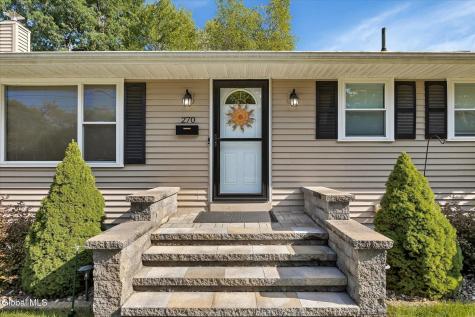 270 Daniels Avenue Schenectady NY 12304
