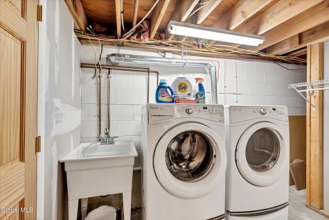 270 Daniels Avenue Schenectady NY 12304