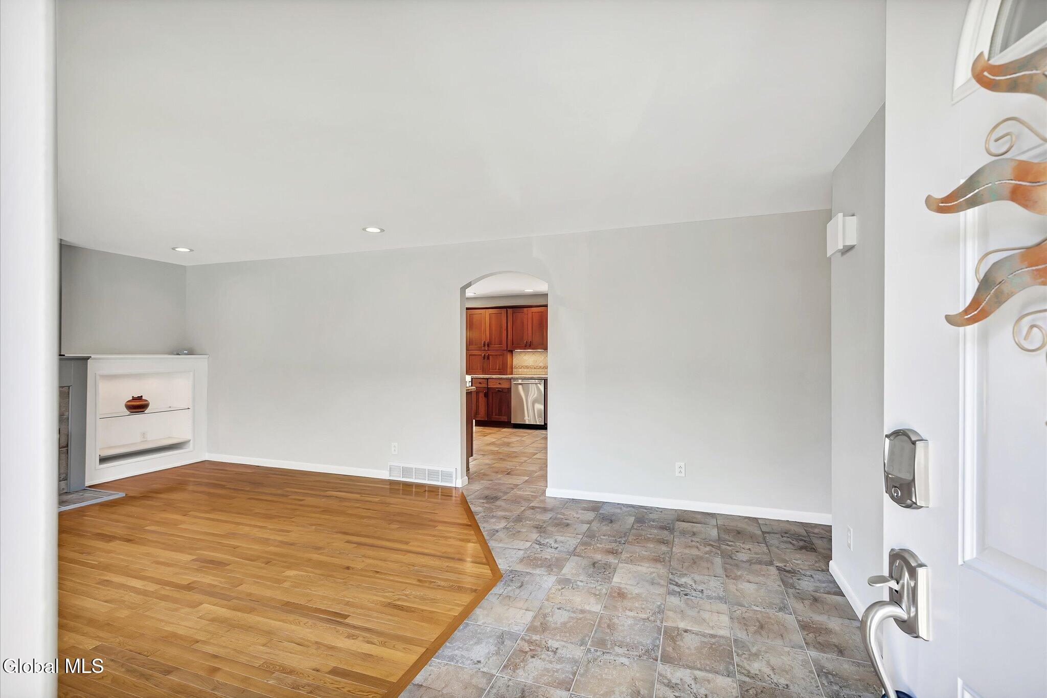 270 Daniels Avenue Schenectady NY 12304
