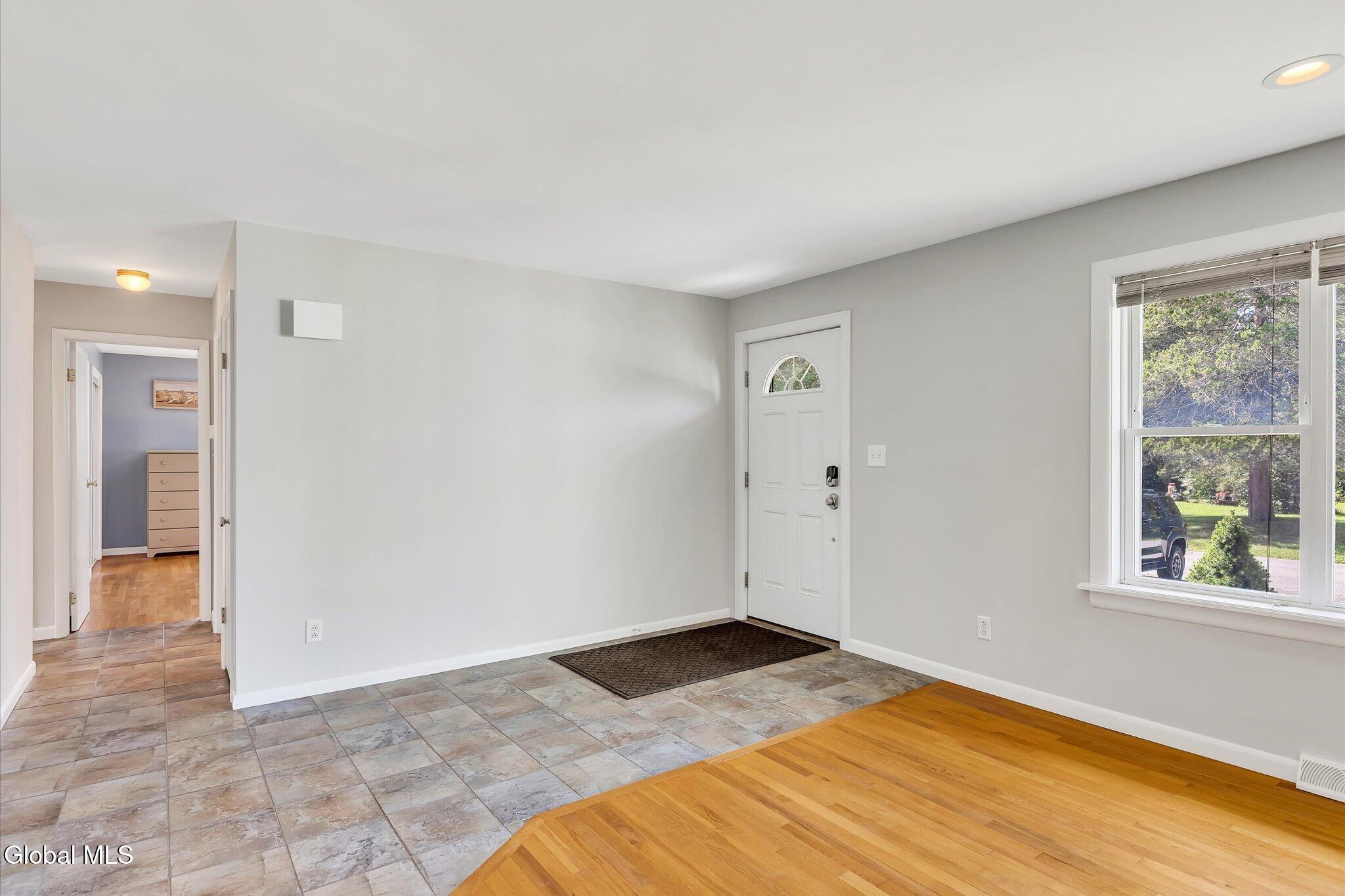 270 Daniels Avenue Schenectady NY 12304