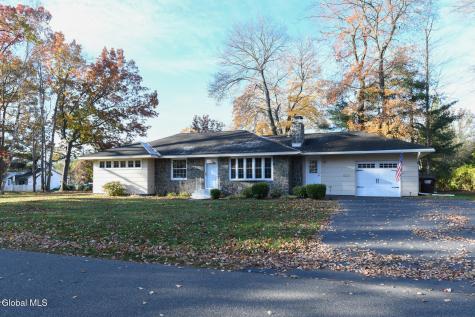 82 Brockley Drive Delmar NY 12054