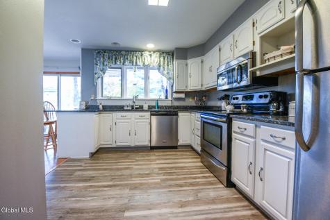 82 Brockley Drive Delmar NY 12054