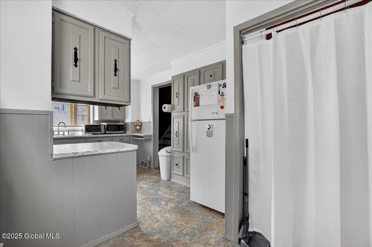 302 S William Street Johnstown NY 12095
