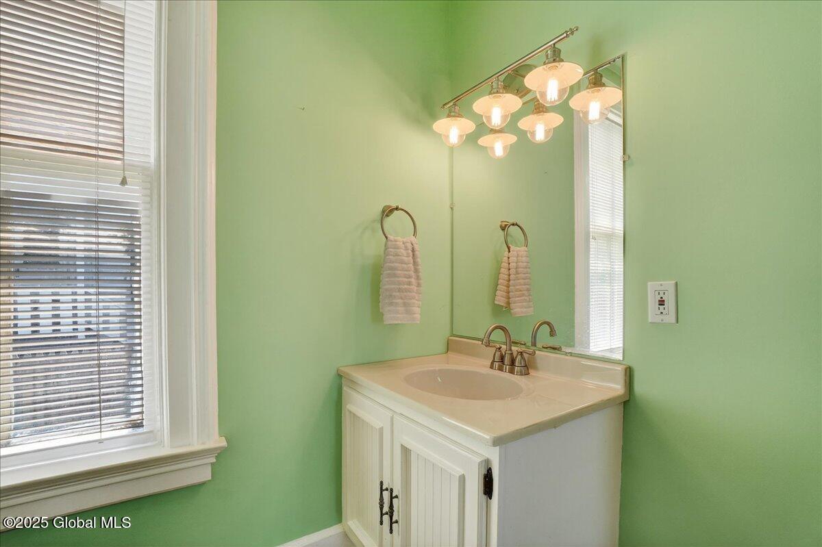 302 S William Street Johnstown NY 12095