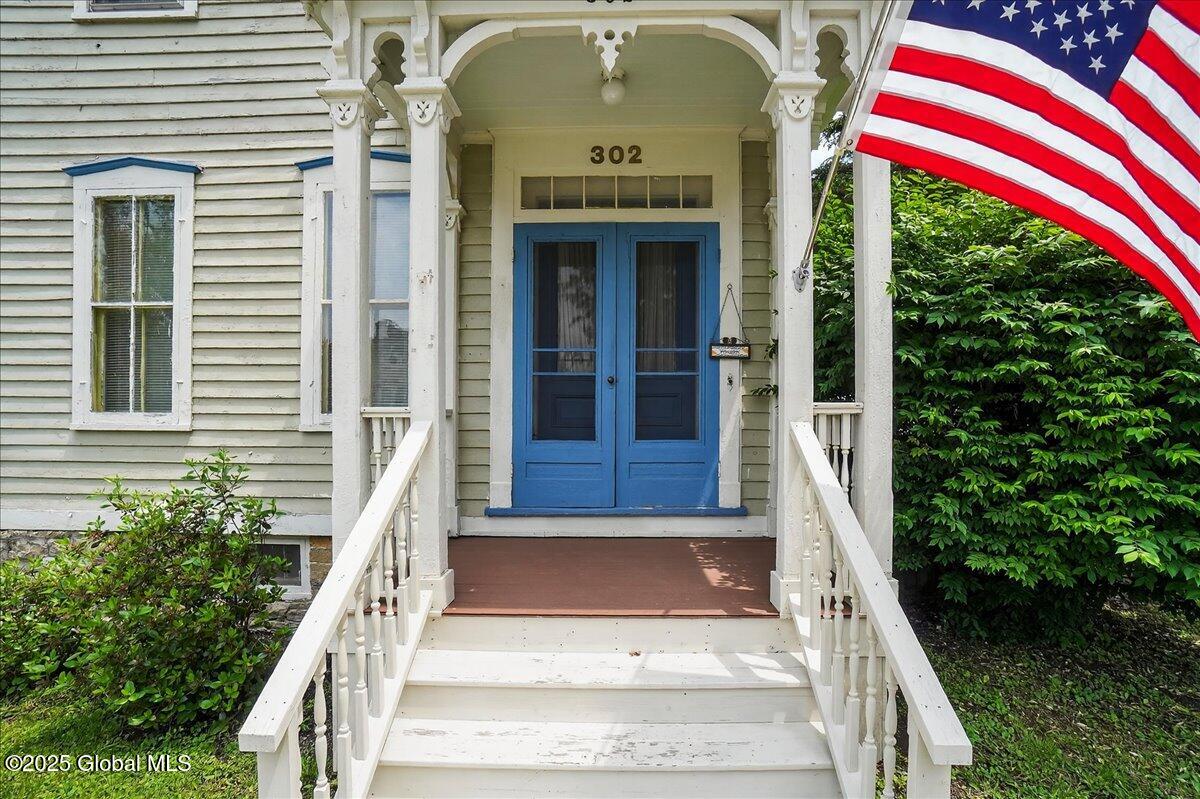 302 S William Street Johnstown NY 12095