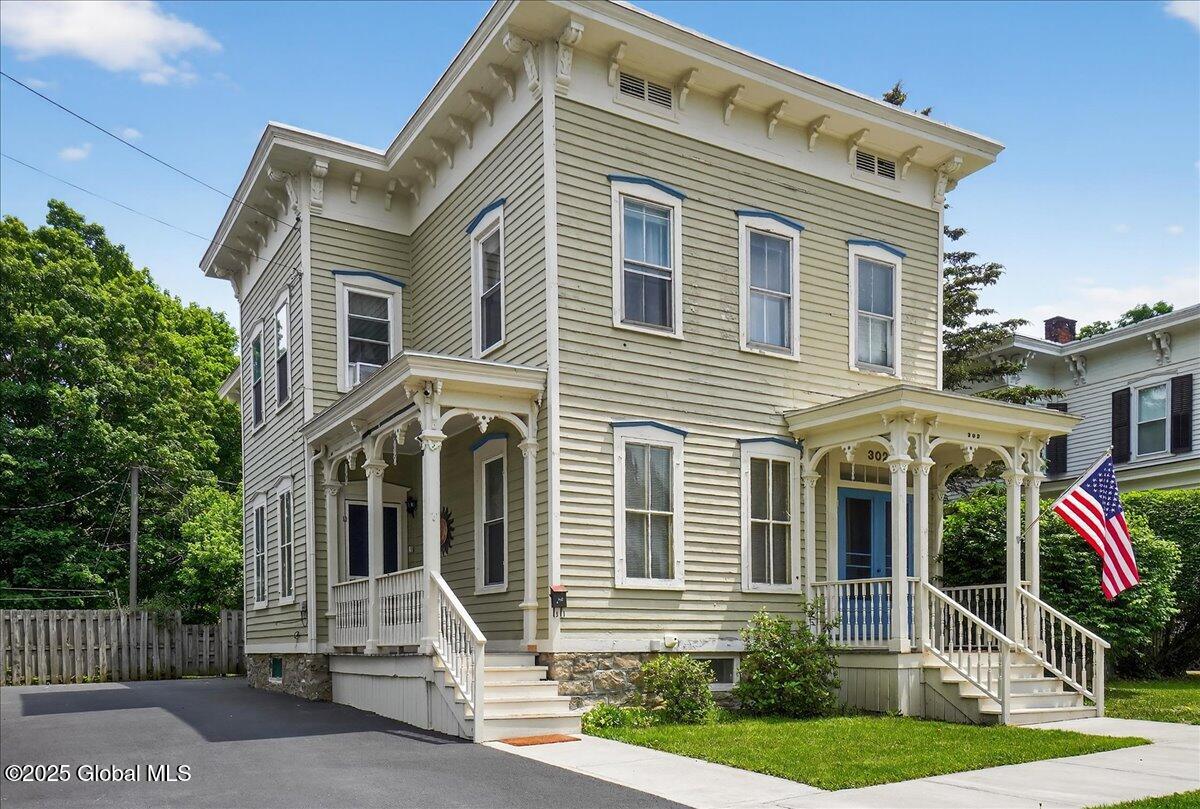 302 S William Street Johnstown NY 12095