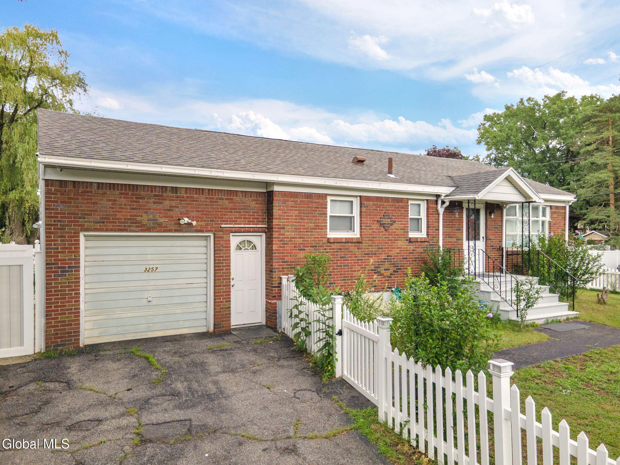 3257 Mcdonald Avenue Schenectady NY 12304