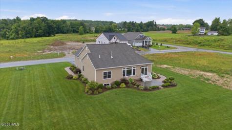 6 Clover Leaf Drive Halfmoon NY 12065