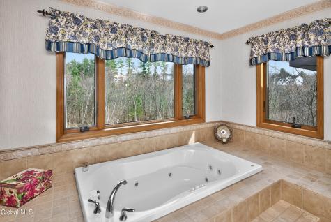 499 Miller Road Clifton Park NY 12065