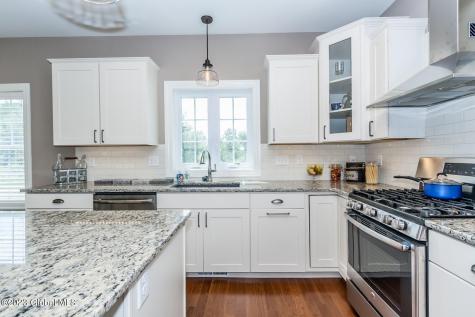 77 Lakepointe Way Saratoga Springs NY 12866