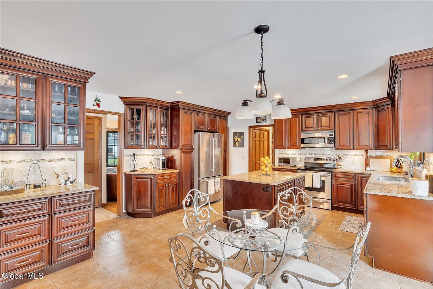 3062 New Williamsburg Drive Guilderland NY 12303