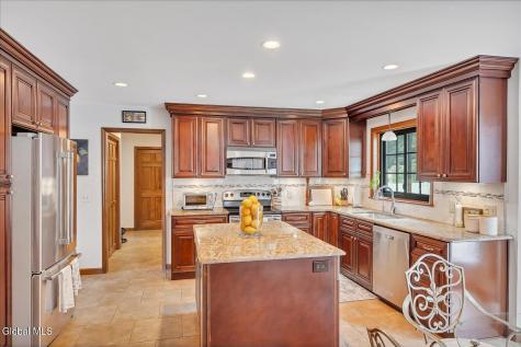 3062 New Williamsburg Drive Guilderland NY 12303