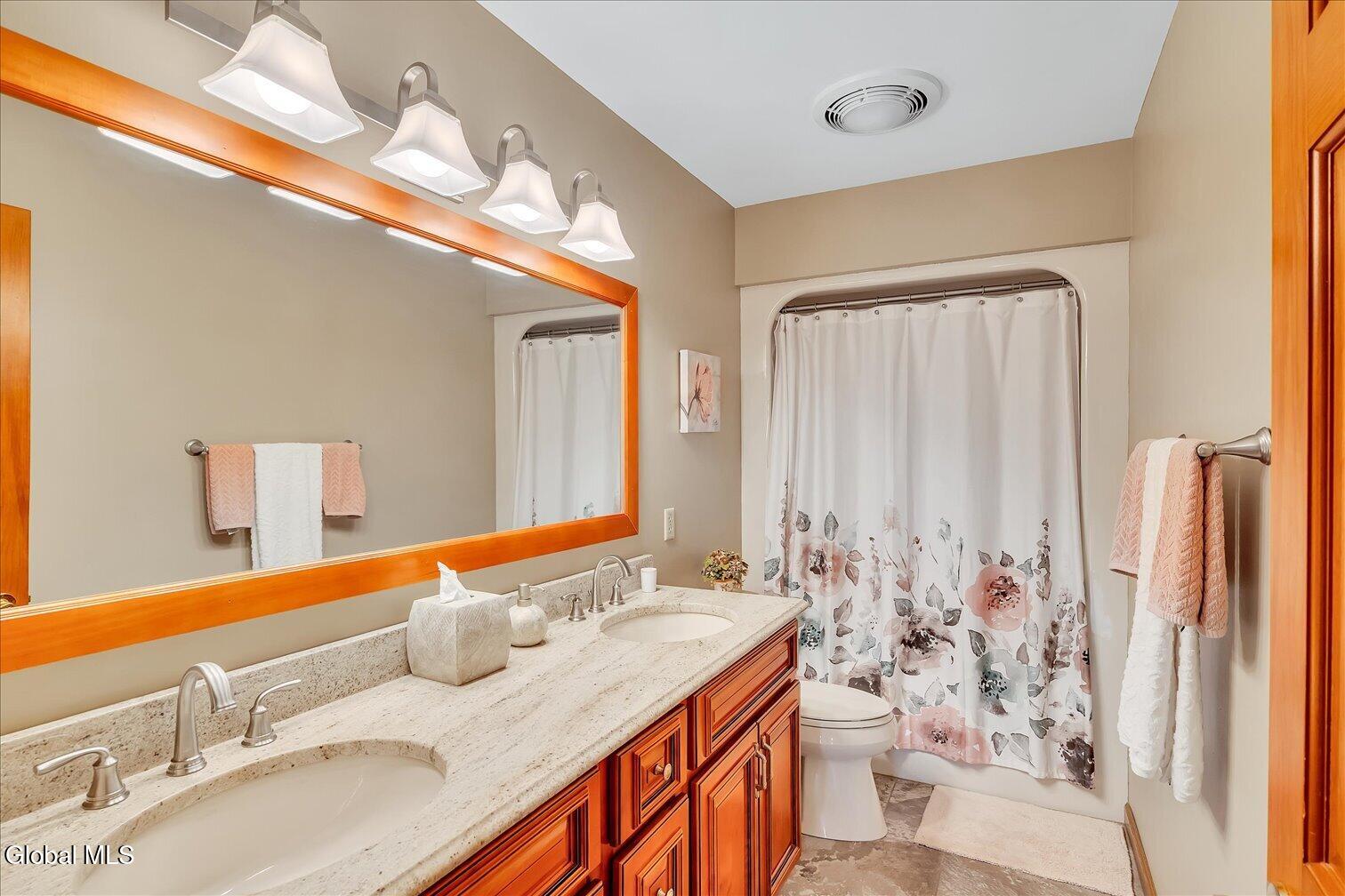 3062 New Williamsburg Drive Guilderland NY 12303