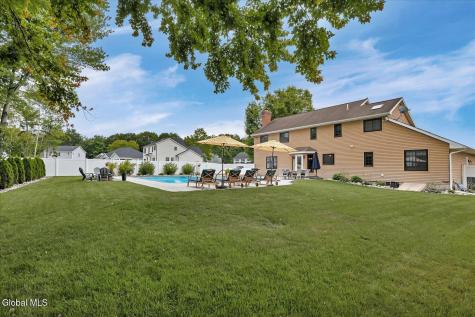 3062 New Williamsburg Drive Guilderland NY 12303