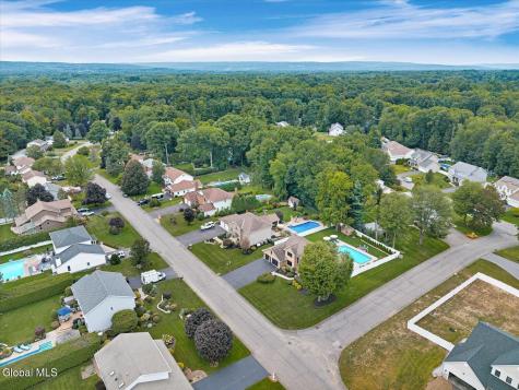 3062 New Williamsburg Drive Guilderland NY 12303