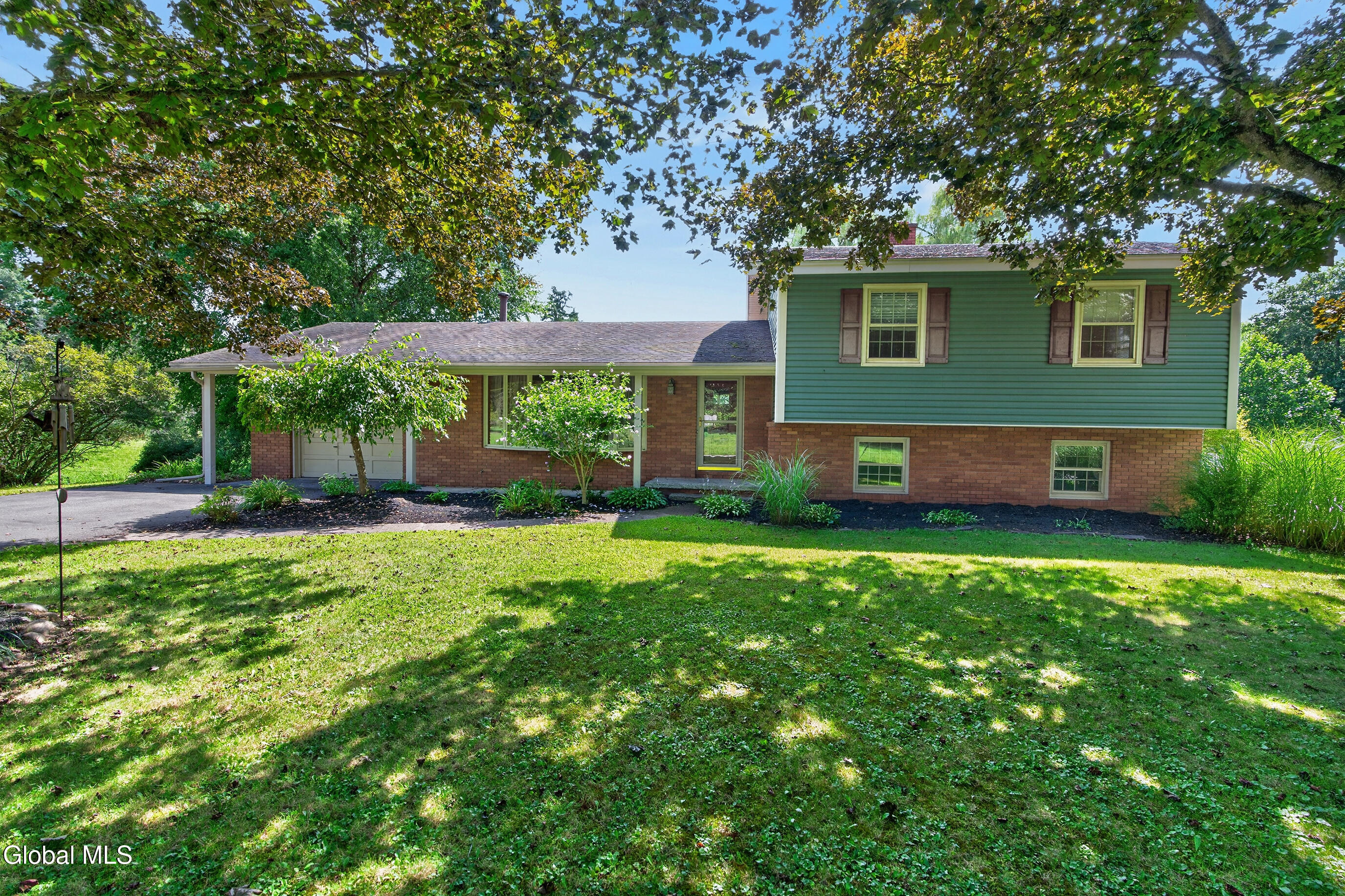 137 Mammoth Spring Road Wynantskill NY 12198