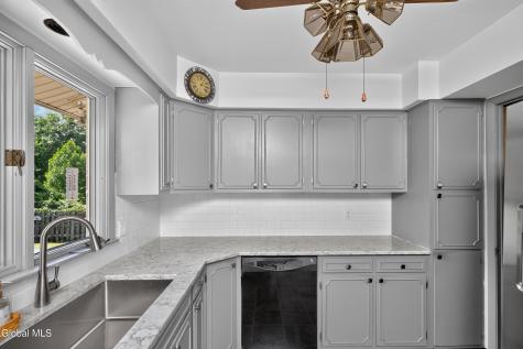 137 Mammoth Spring Road Wynantskill NY 12198
