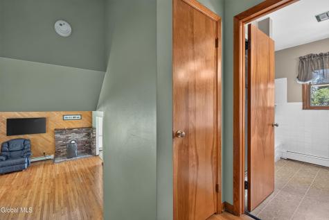 137 Mammoth Spring Road Wynantskill NY 12198