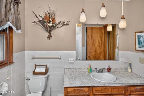 137 Mammoth Spring Road Wynantskill NY 12198