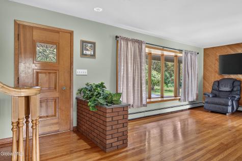 137 Mammoth Spring Road Wynantskill NY 12198