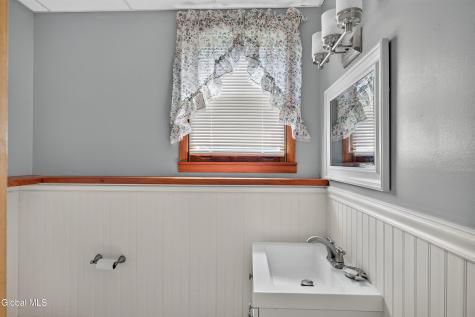 137 Mammoth Spring Road Wynantskill NY 12198