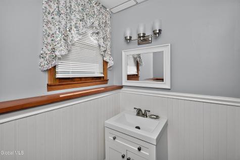137 Mammoth Spring Road Wynantskill NY 12198