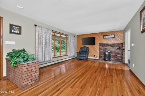 137 Mammoth Spring Road Wynantskill NY 12198