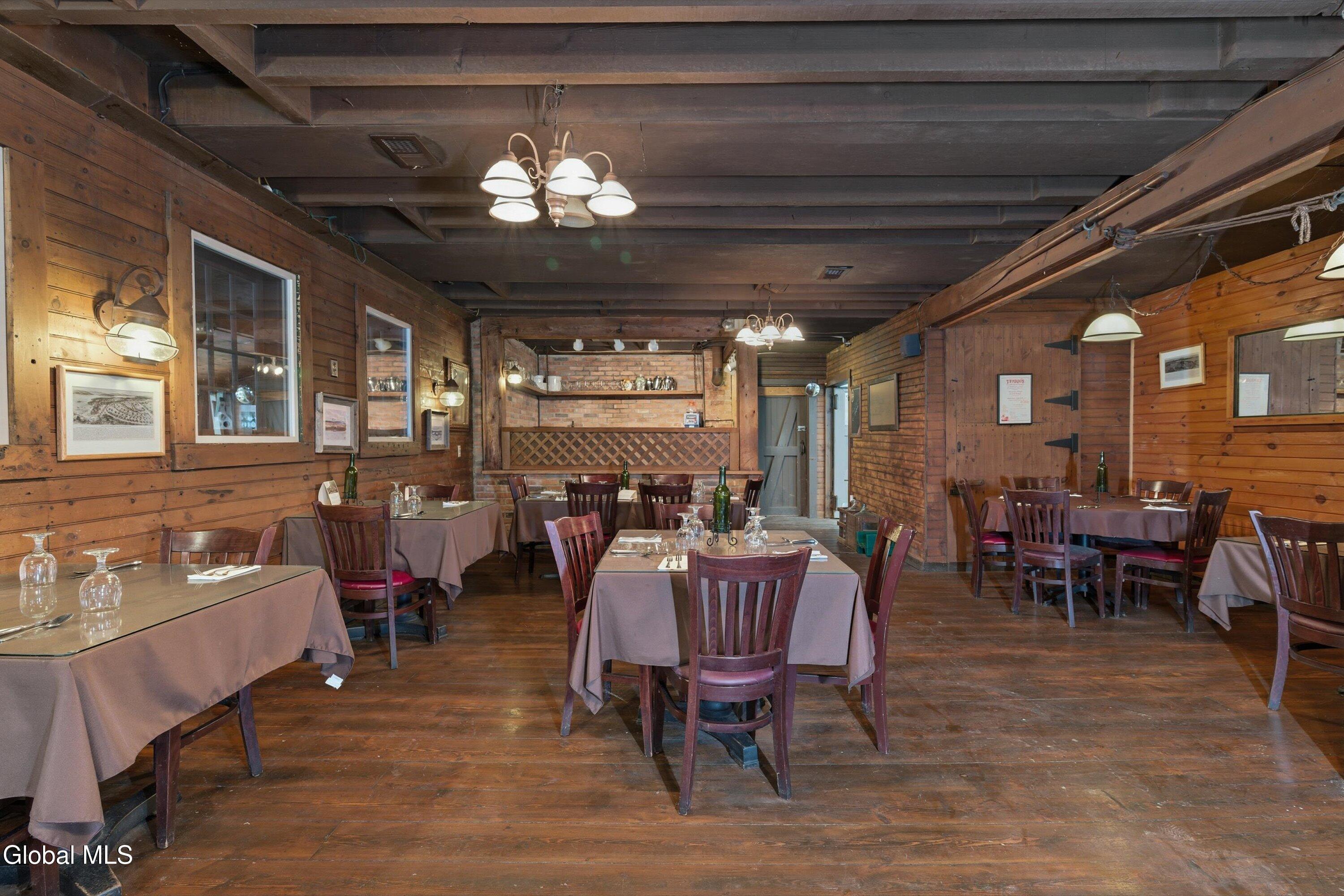 L4.200 Us-9 Schroon Lake NY 12870