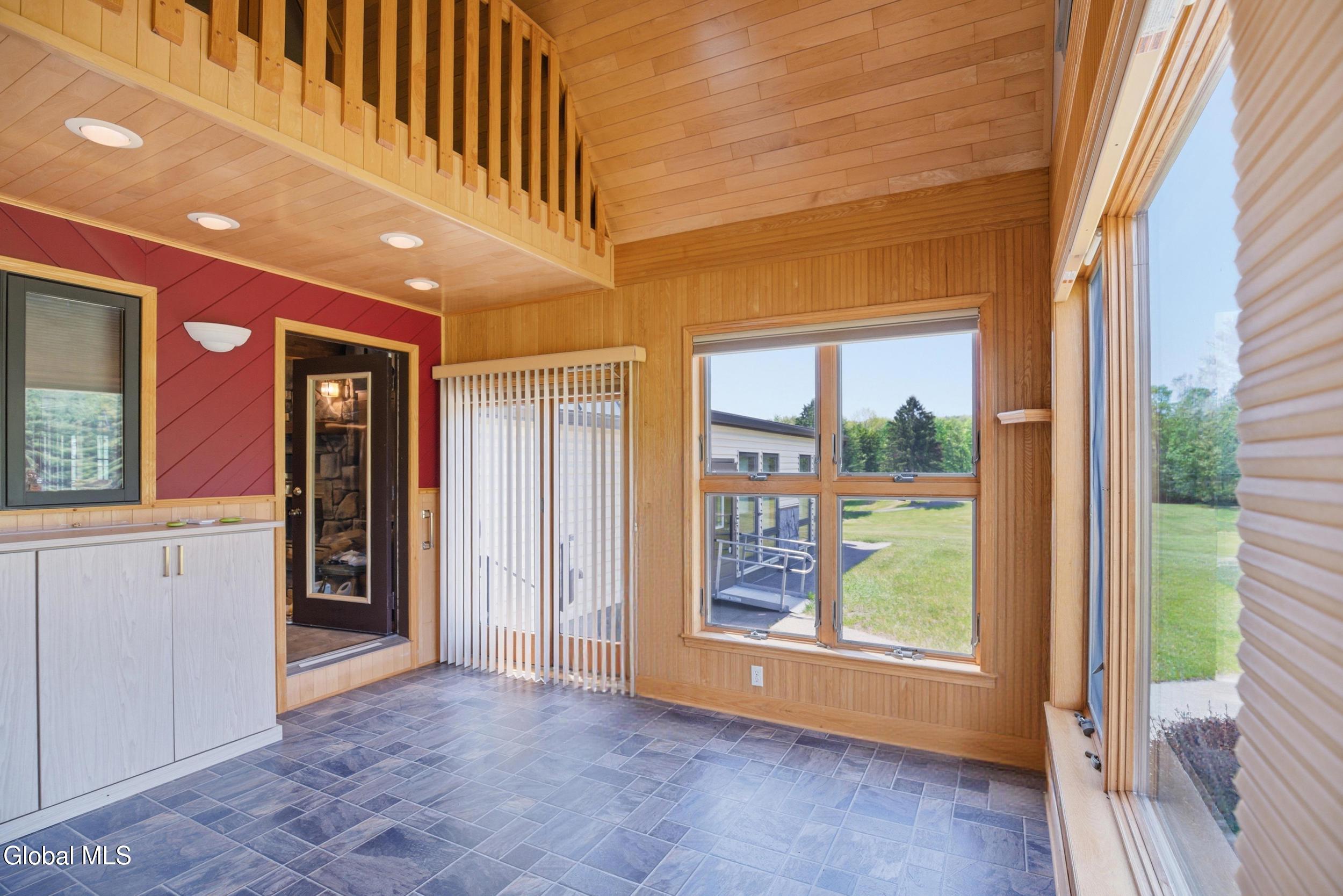 19 Polk Way West Sand Lake NY 12196