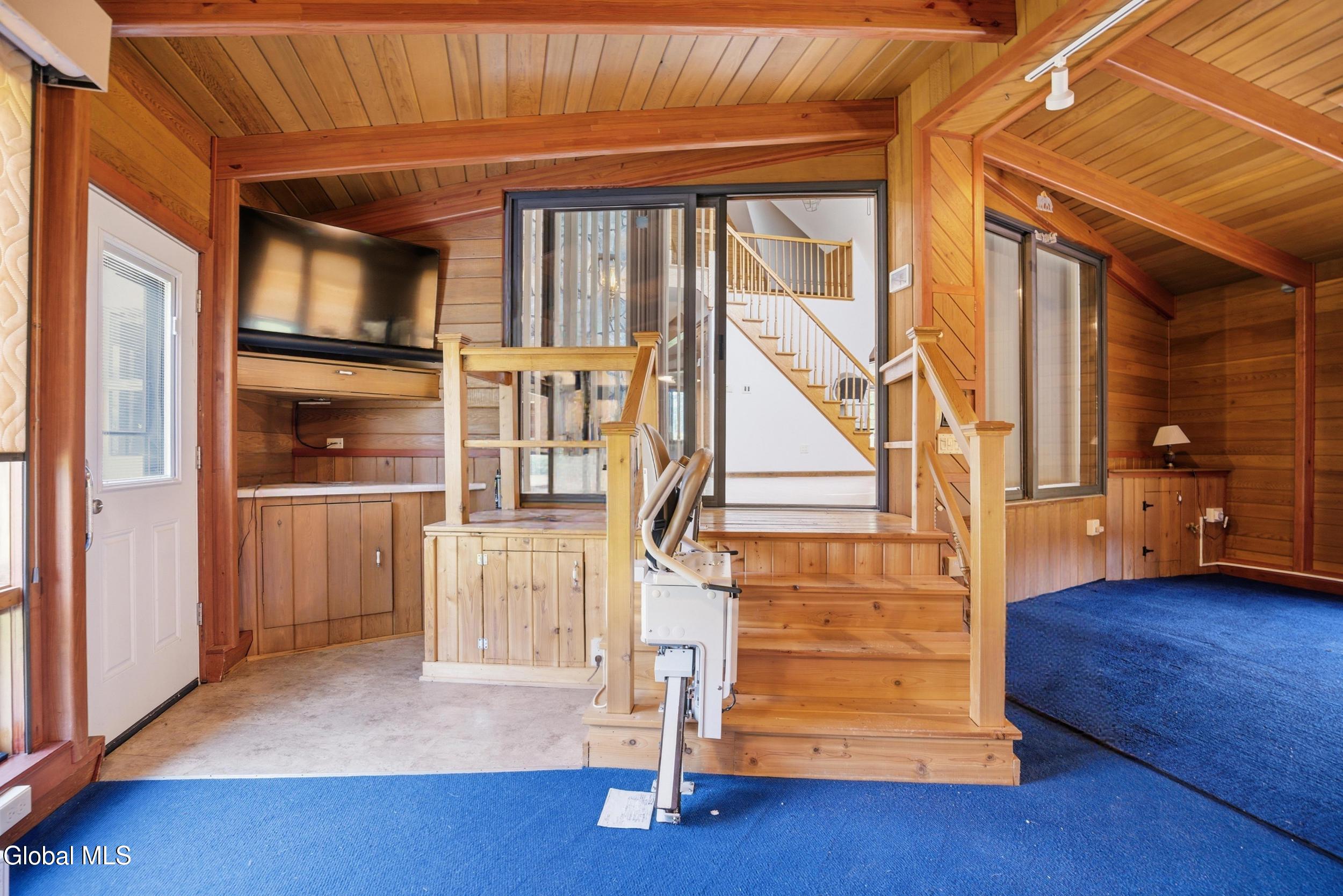 19 Polk Way West Sand Lake NY 12196
