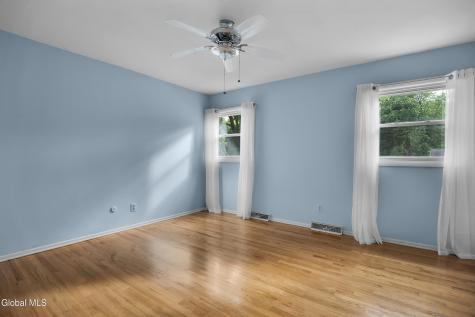 846 Northumberland Drive Schenectady NY 12309