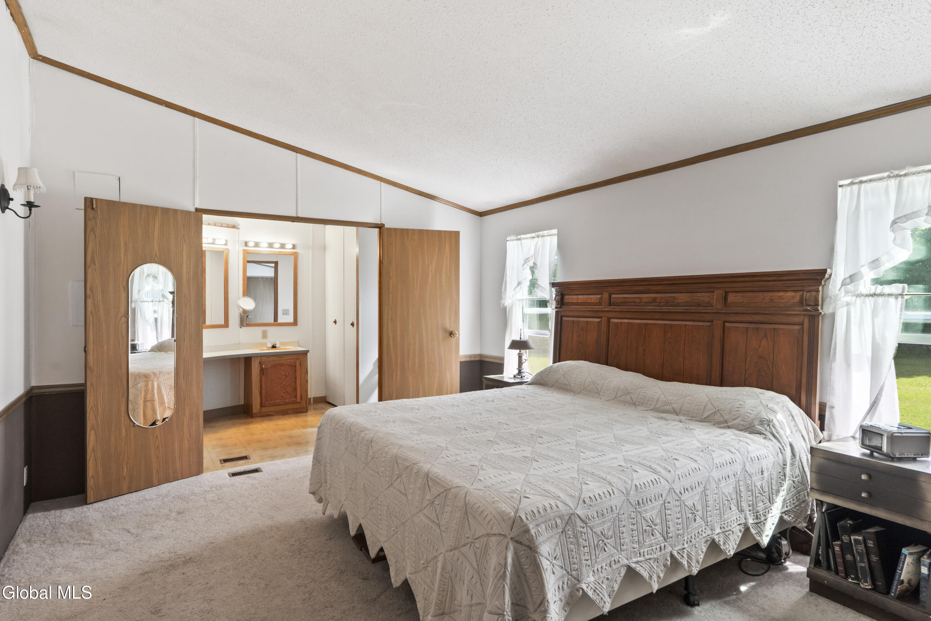 204 Devenpeck Road Sprakers NY 12166