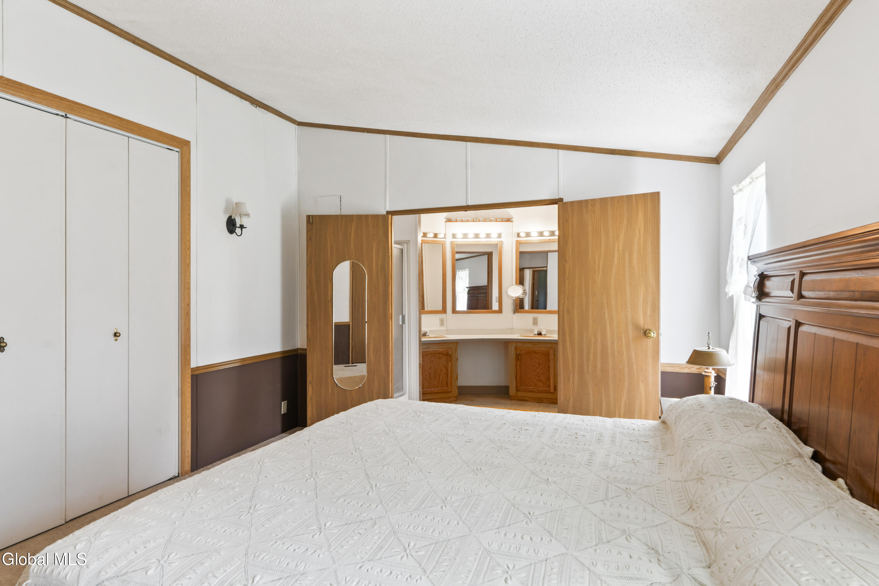 204 Devenpeck Road Sprakers NY 12166