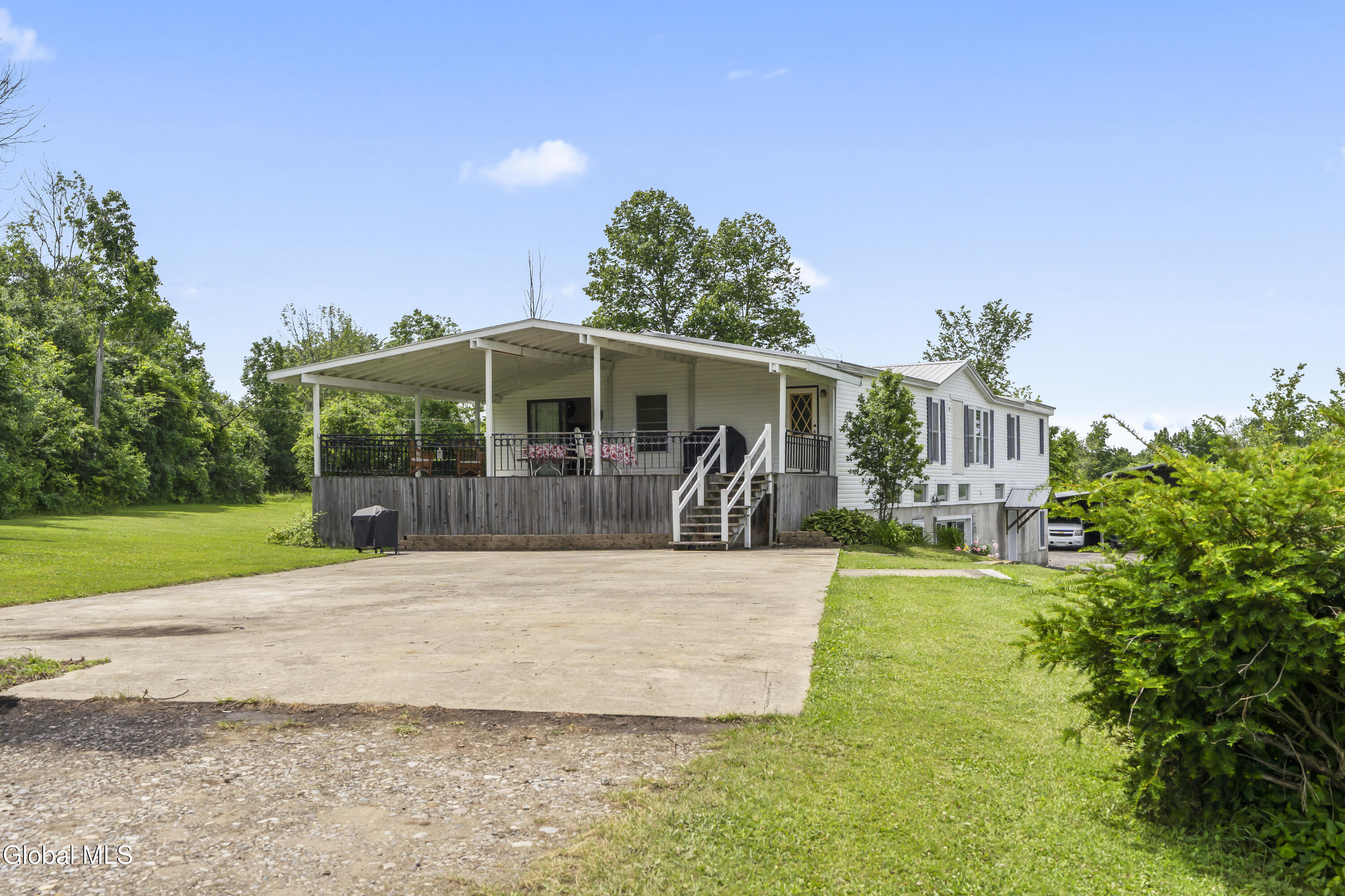 204 Devenpeck Road Sprakers NY 12166