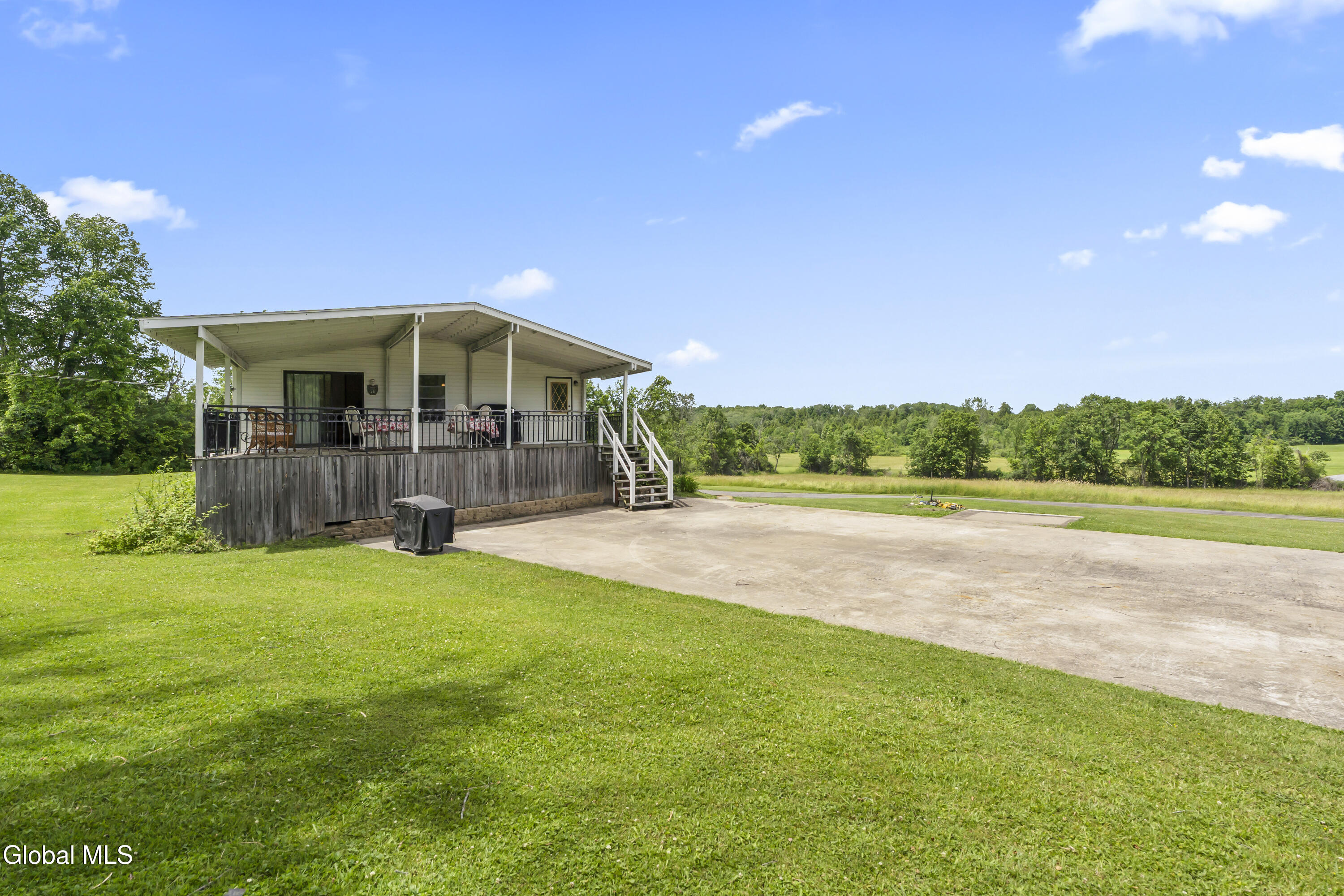 204 Devenpeck Road Sprakers NY 12166