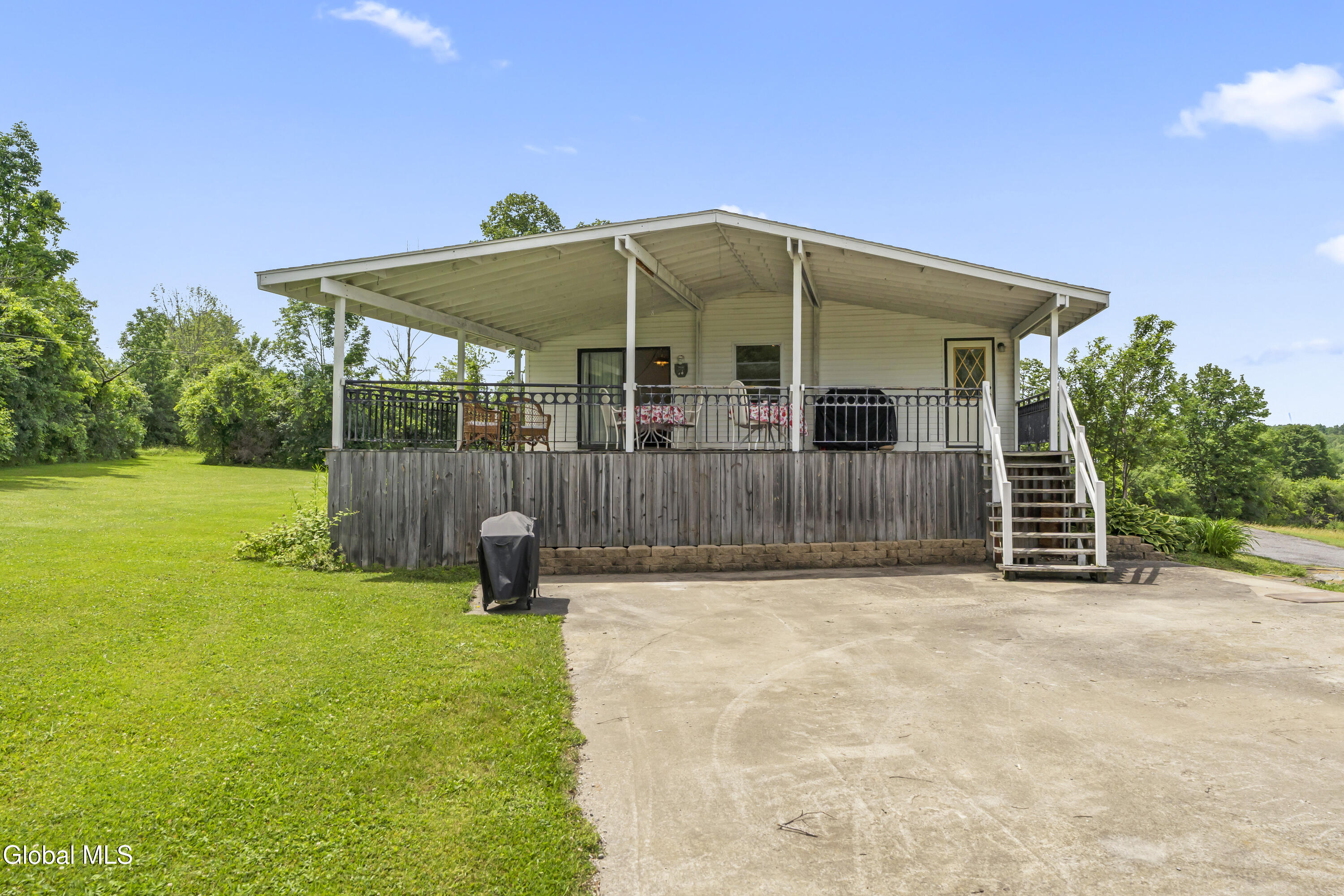 204 Devenpeck Road Sprakers NY 12166