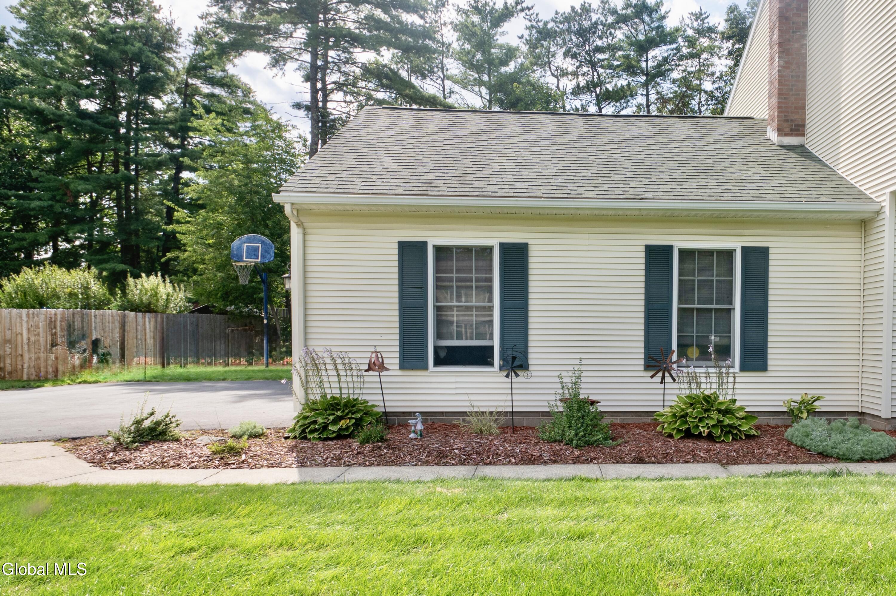 10 Willow Road Queensbury NY 12804
