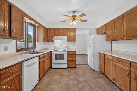 6 Durham Court Schenectady NY 12309