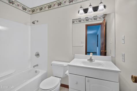 6 Durham Court Schenectady NY 12309