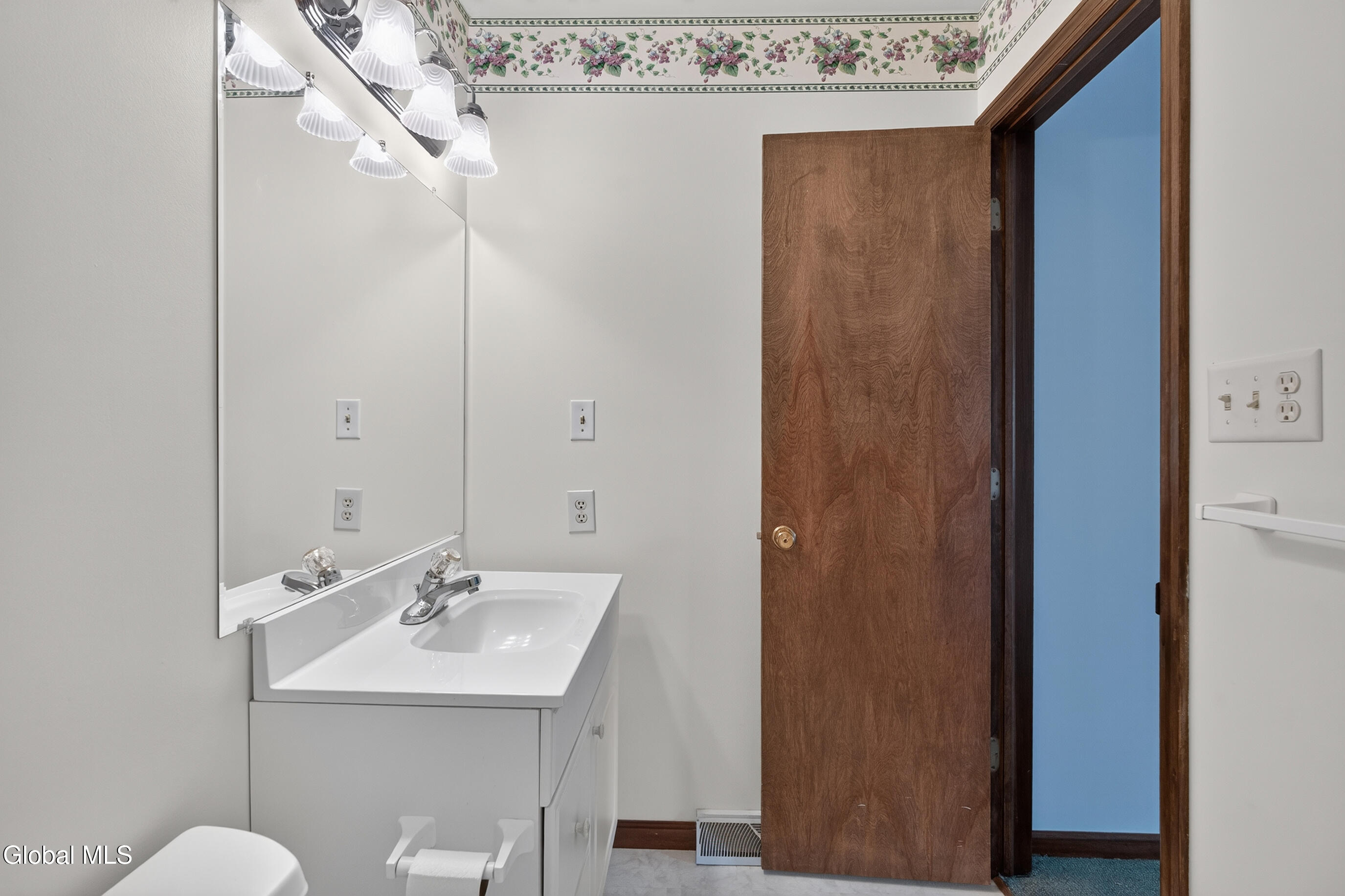 6 Durham Court Schenectady NY 12309