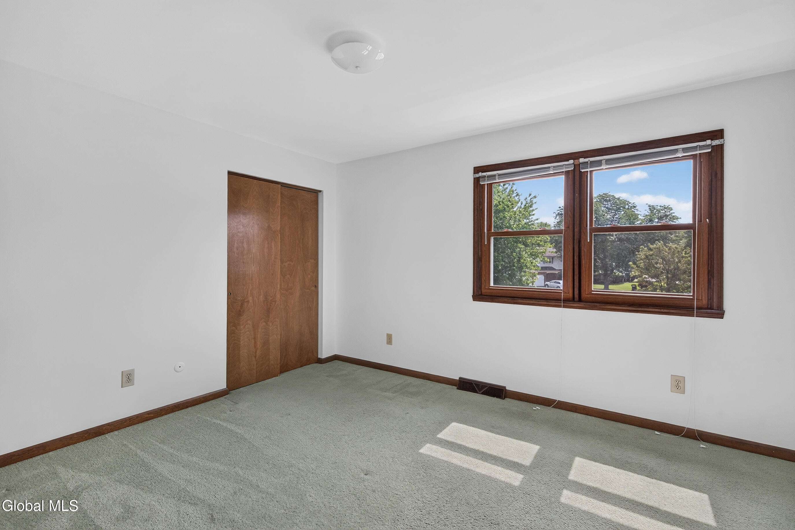 6 Durham Court Schenectady NY 12309