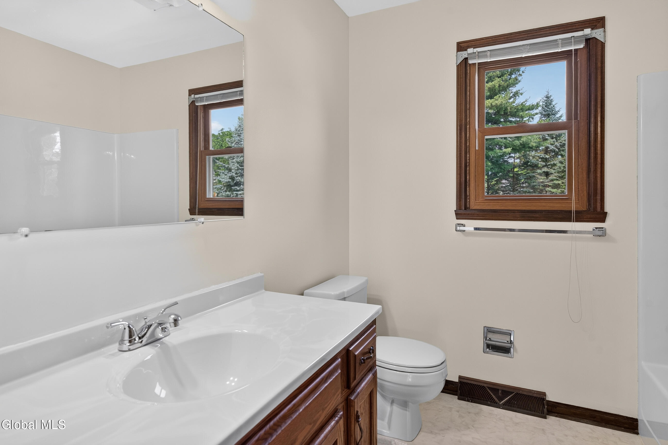 6 Durham Court Schenectady NY 12309
