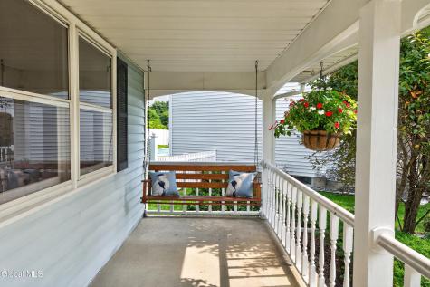 6 Durham Court Schenectady NY 12309