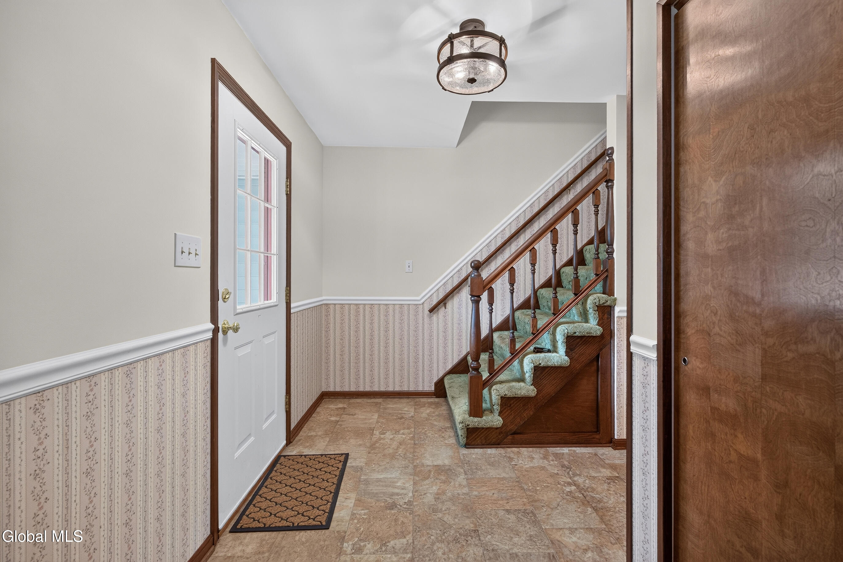 6 Durham Court Schenectady NY 12309