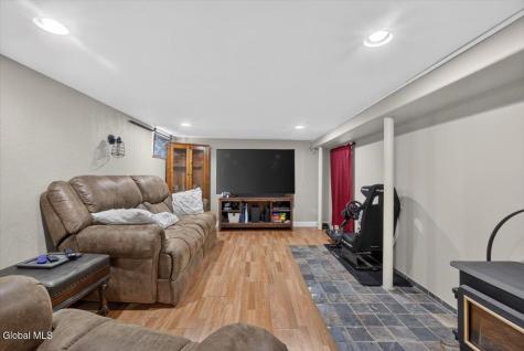 17 Pheasant Court Wynantskill NY 12198