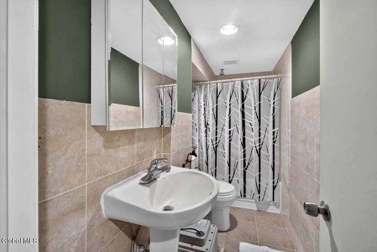 17 Pheasant Court Wynantskill NY 12198