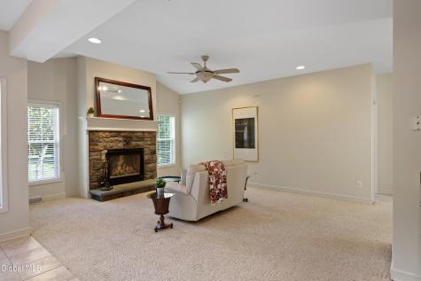 87 Jessica Lane Niskayuna NY 12309