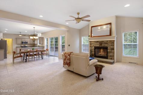 87 Jessica Lane Niskayuna NY 12309