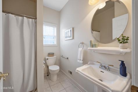 87 Jessica Lane Niskayuna NY 12309