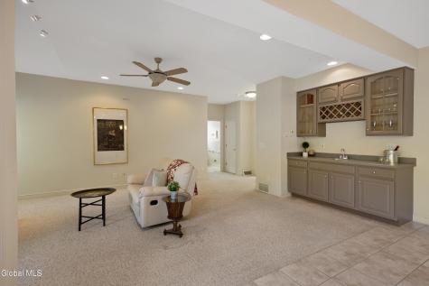 87 Jessica Lane Niskayuna NY 12309